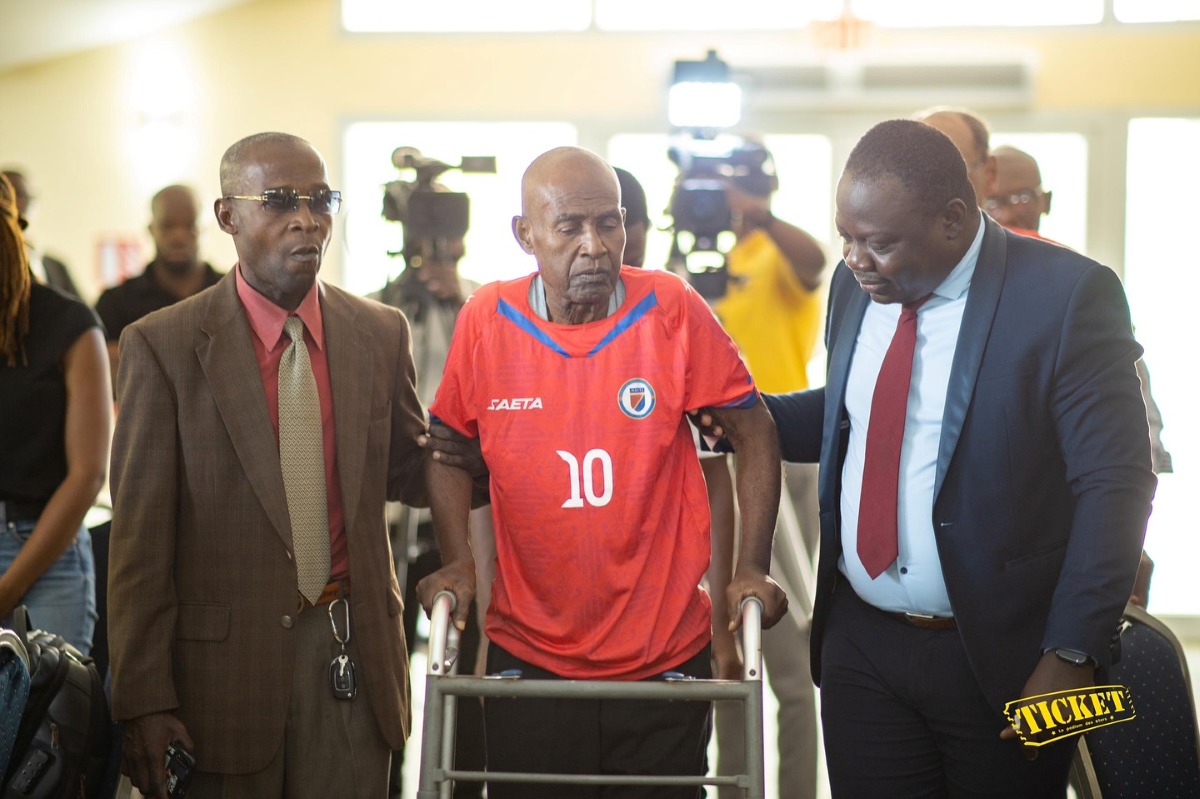 Guy Sainvil, légende du football haïtien, chassé de son domicile par l'insécurité